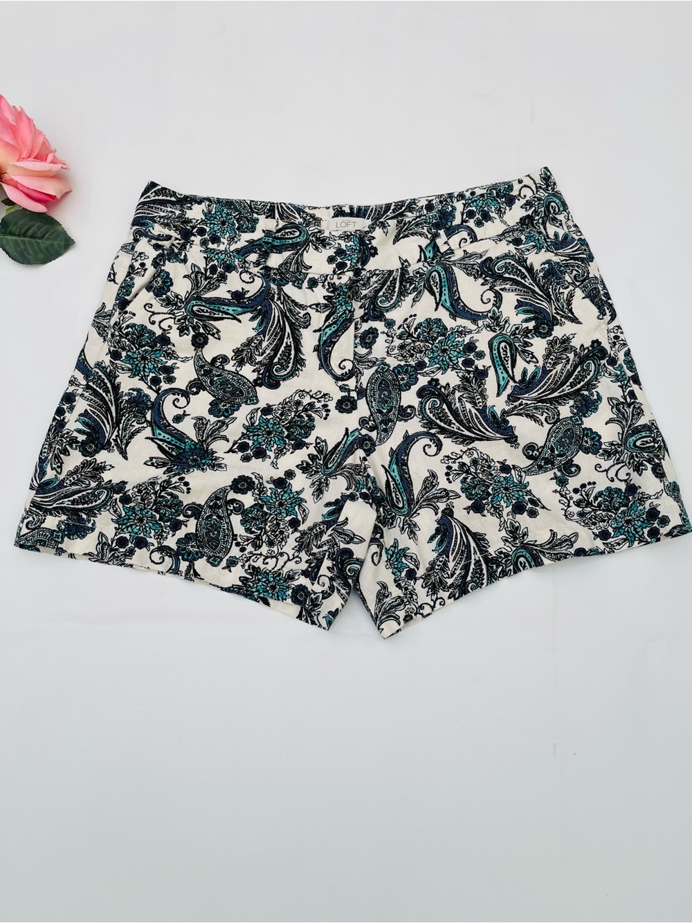 Ann Taylor Loft Cream Blue Green Paisley Shorts Pockets Women's Size 8